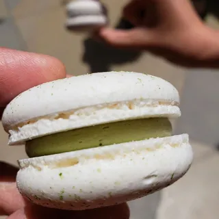 Matcha Macaron (Green Tea)