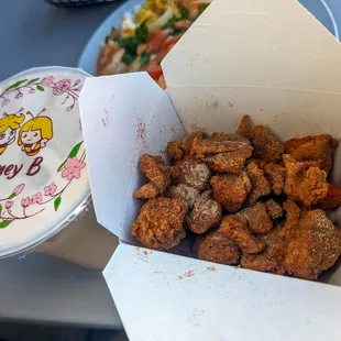 milk tea and popcorn chicken, very good.