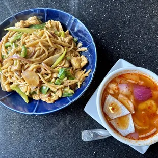 Thai Curry Noodles &amp; Thai Hot &amp; Sour Soup (Tom Yum Goong)