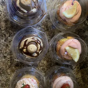  variety of cupcakes