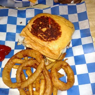 Jalapeno bread bubba burger