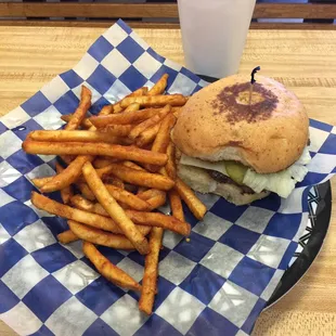 Bubba Burger. Jalapeño bread.