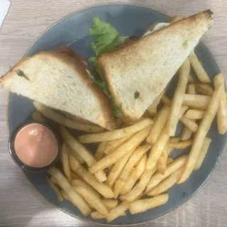 Classic BLT Sandwich