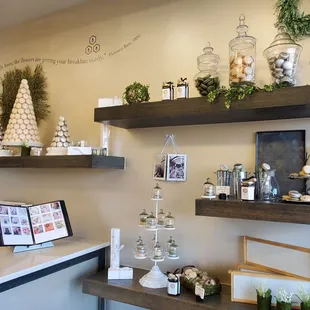 sushi and sashimi, interior