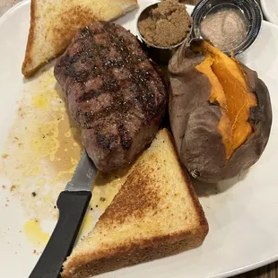 12 oz Surloin with sweet potato