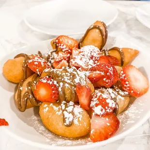 Nutella strawberry lokumades