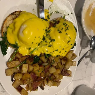 CRAB CAKES BENEDICT