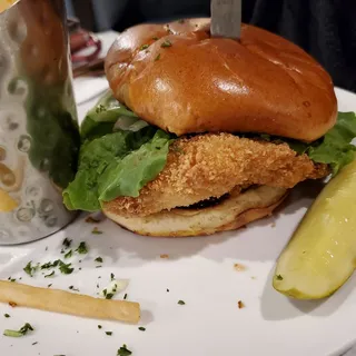 FRIED CHICKEN SANDWICH