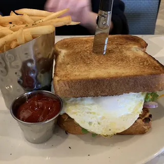 RUNNY EGG SANDWICH