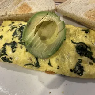 Basil omelette with avocado