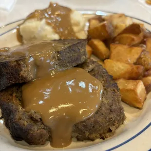 Meatloaf - bland &amp; overcooked.