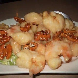 Crispy Prawns with Honey Walnut