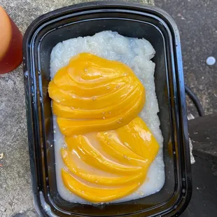 Sticky rice and mango