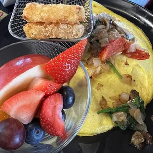 Veggie omelette with fruits
