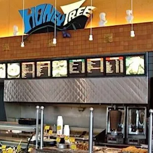 the interior of a fast food restaurant