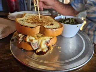 Kregger's Tap and Table