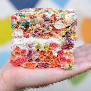 Rainbow Rice Krispy | Instagram: @telephonesmoothie