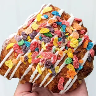 Fruity Pebbles Croissant | Instagram: @telephonesmoothie