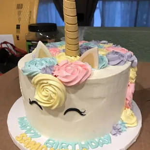 Beautiful unicorn cake for daughter&apos;s birthday