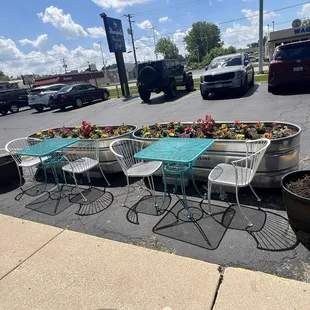 Cute outside seating!