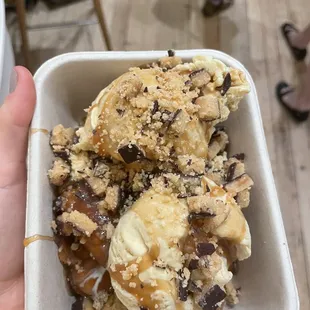 Cookie ice cream Sunday