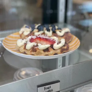 plate of waffles