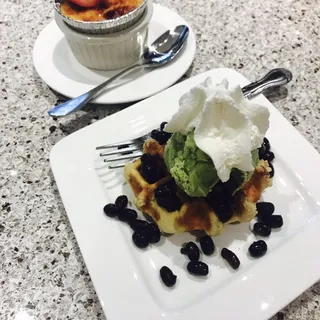 green tea ice & red bean egg puff cone