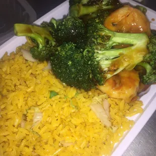 shrimp with broccoli with fried rice