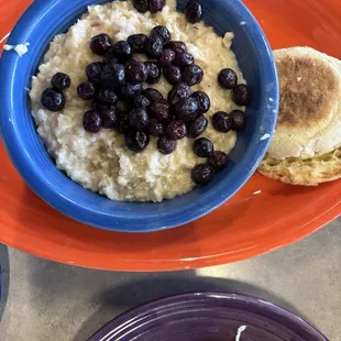 Oatmeal ( blueberries) , English Muffin
