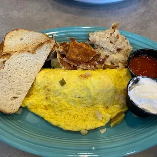 Avocado omelette with sourdough toast