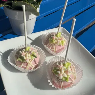 Beautiful Mother&apos;s Day and Easter Cake Pops