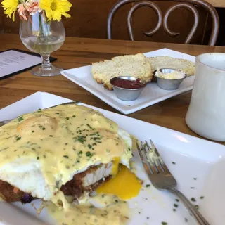 Schnitzel Benedict