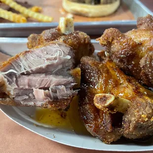 Rib tips. Very juicy meat!