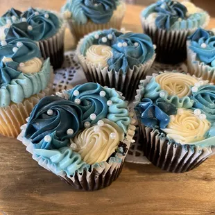 Chocolate cupcakes from Bakers Boutique in Conroe- utilizing honeys counter space and venue for a baby shower!