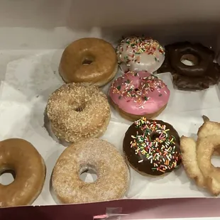 Glazed Donut, sugar donut, Old Fashioned, Frosting with Sprinkle cake, etc.