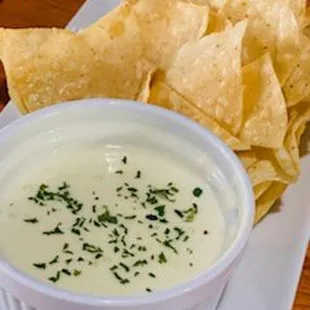 Queso Chips &amp; Dip