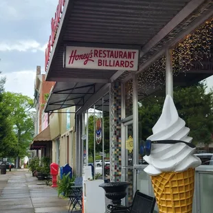Welcome to Honey&apos;s. You can tell from the entrance it&apos;s an eclectic place.