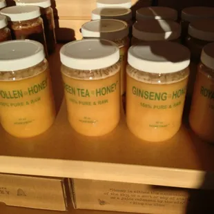 Green tea or bee pollen or ginseng honey