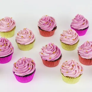 Chocolate and vanilla cupcakes