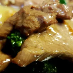 Plenty of beef in the beef and broccoli, let's look close at the beef.