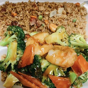 Shrimp with broccoli with pork fried rice