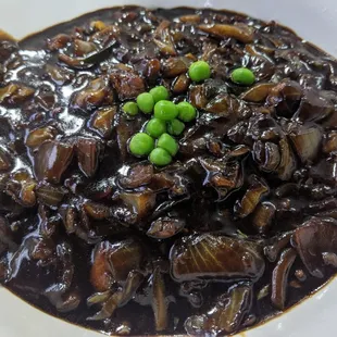 Black bean paste noodles