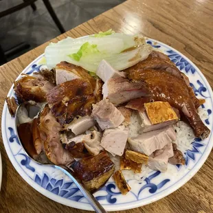 Macau pork/roasts chicken on rice