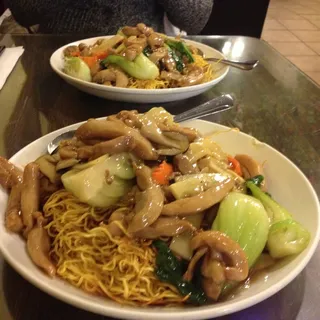 Chicken Pan Fried Noodle