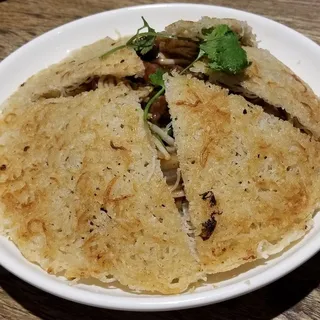 Black Pepper Beef with Crispy Vermicelli