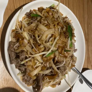 Beef with XO Sauce Chow Fun