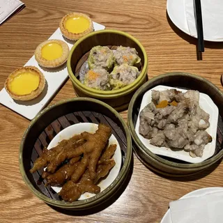 Steamed Chicken Feet