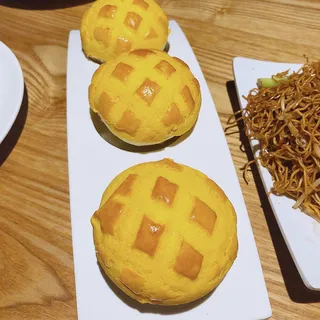 Steamed Golden Custard Buns