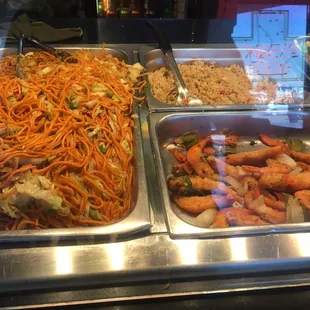 Camarón arroz y chaomin