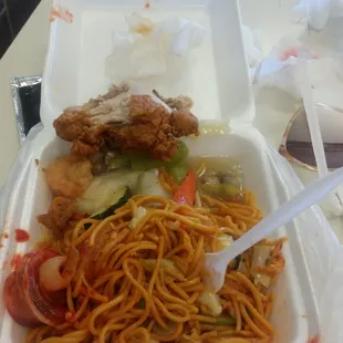 Chow mein, Louisiana chicken, shrimp and vegetables